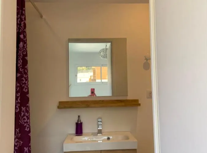 Privee Avec Terrasse 3*